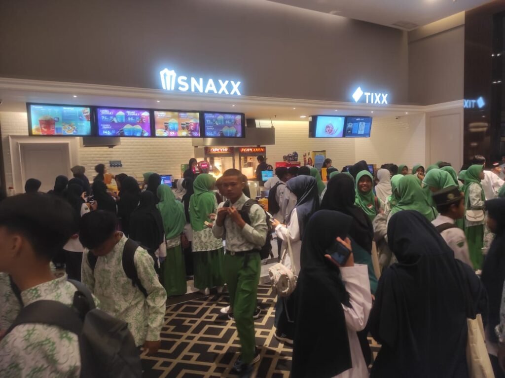 Siswa MTs Negeri 2 Balikpapan Nobar Film Tegar, Sebuah Film Inspirasi