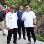 Kades Karya Jaya bersama Wabup Kukar Rendi Solihin. (Foto: Istimewa)