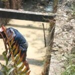 Limbah Semen di Drainase Graha Indah