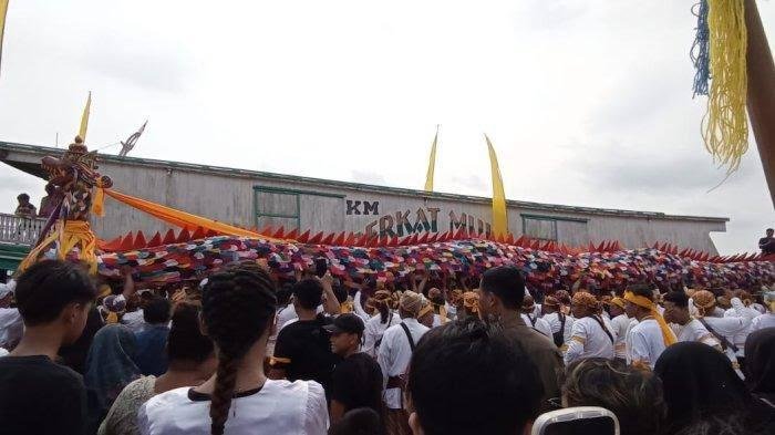 Prosesi mengulur naga