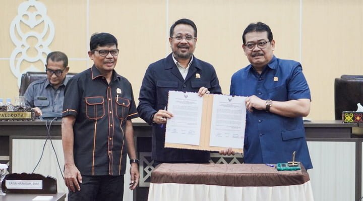 Rapat paripurna ke-24 masa sidang III agenda menyampaikan, pengumuman usulan pengangkatan Laisa Hamisah jadi Wakil Ketua III DPRD Kota Balikpapan