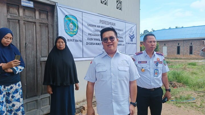 Wakil Bupati Kutai Kartanegara Rendi Solihin mendukung bus sekolah