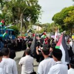 doa akbar untuk Palestina di samping Masjid Agung At-Taqwa Balikpapan, Kaltim, pada Jumat (20/10/2023).