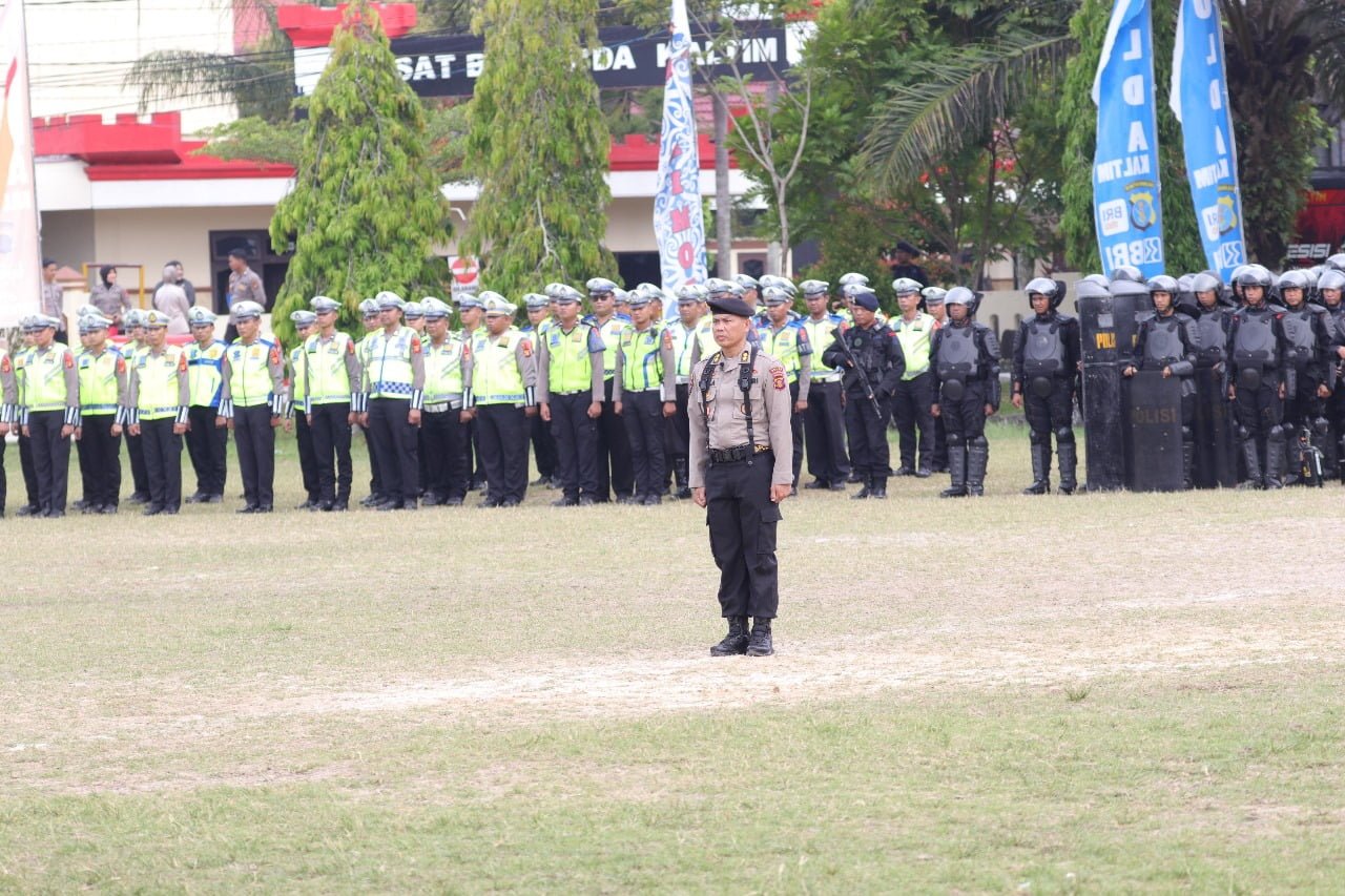 Polda Kaltim Gelar Operasi Mantap Brata, Siap Amankan Pemilu 2024 PROKALTIM 2 Apel gelar pasukan merupakan bentuk pengecekan akhir kesiapan personel maupun sarpras operasi mantap brata 2023-2024