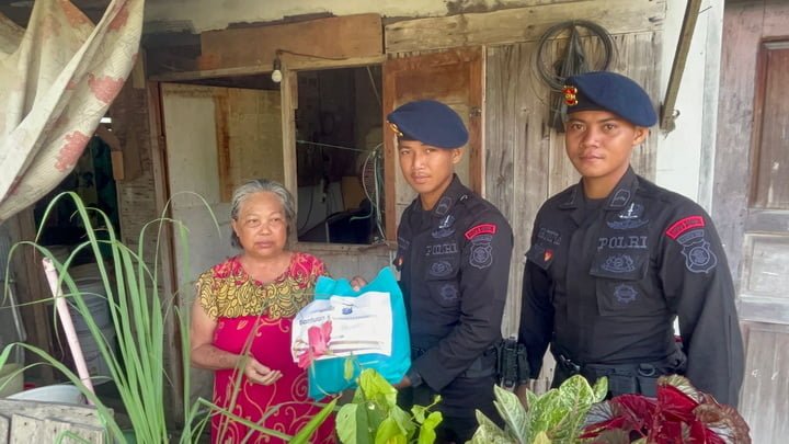 Broimobda Kaltim beri bantuan sembako di Jumat Berkah