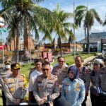 Direktur Operasional Jasa Raharja, Dewi Aryani Suzana bersama Kakorlantas Polri Irjen Pol. Firman Shantyabudi, melakukan tinjauan kesiapan PAM Natal dan Tahun Baru jalur Ketapang-Gilimanuk