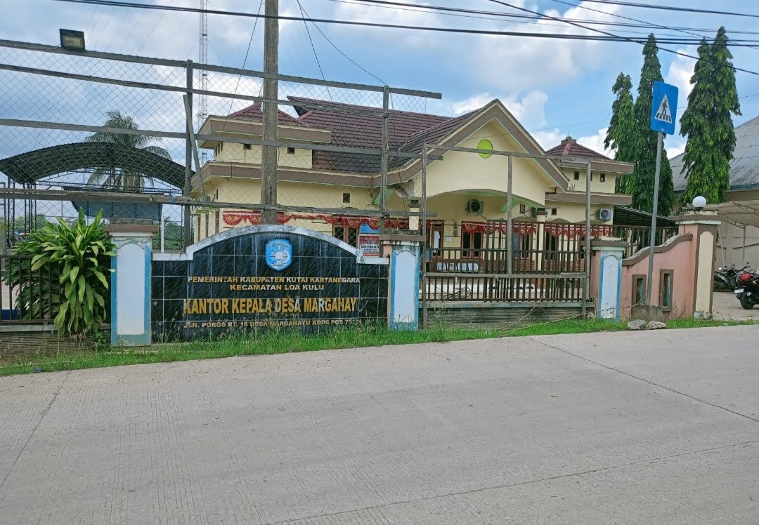 IMG 20231126 180520 130 Lampu Jalan Terangi Desa Margahayu ini Program Pemkab Kukar  PROKALTIM