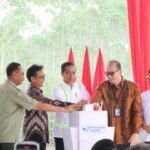 Presiden Republik Indonesia (RI) Joko Widodo melakukan groundbreaking atau peletakan batu pertama rumah sakit di Ibu Kota Nusantara (IKN), yaitu Mayapada Hospital Nusantara