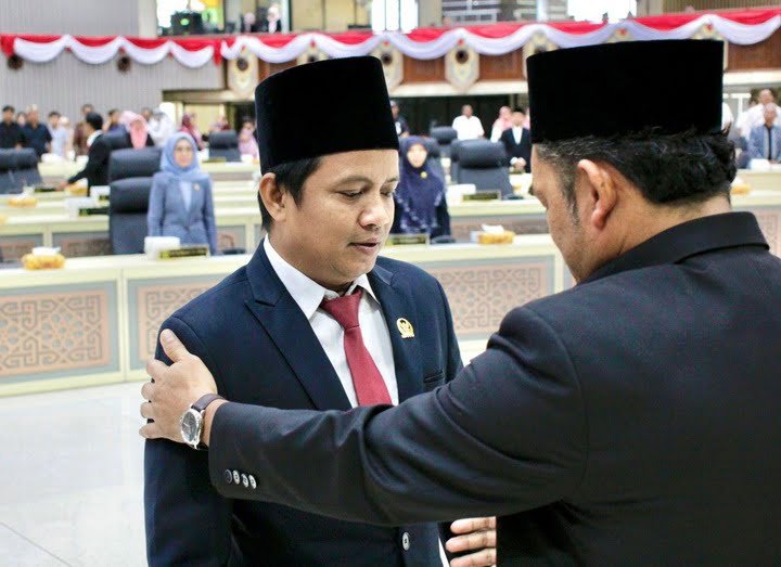 Selamat Ari Wibowo, Anggota DPRD Kaltim pada momen pengambilan sumpah/janji PAW sisa masa jabatan tahun 2019-2024 di Gedung Utama pada Rapat Paripurna Ke-39 DPRD Kaltim,Rabu (1/11/23)