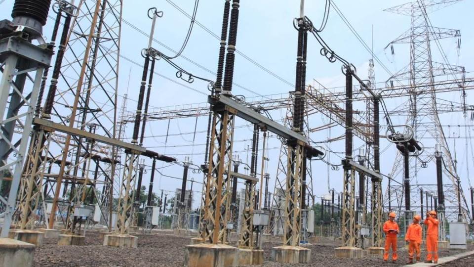 Warga Desa Melintang Kini Dapat Menikmati Listrik 24 Jam