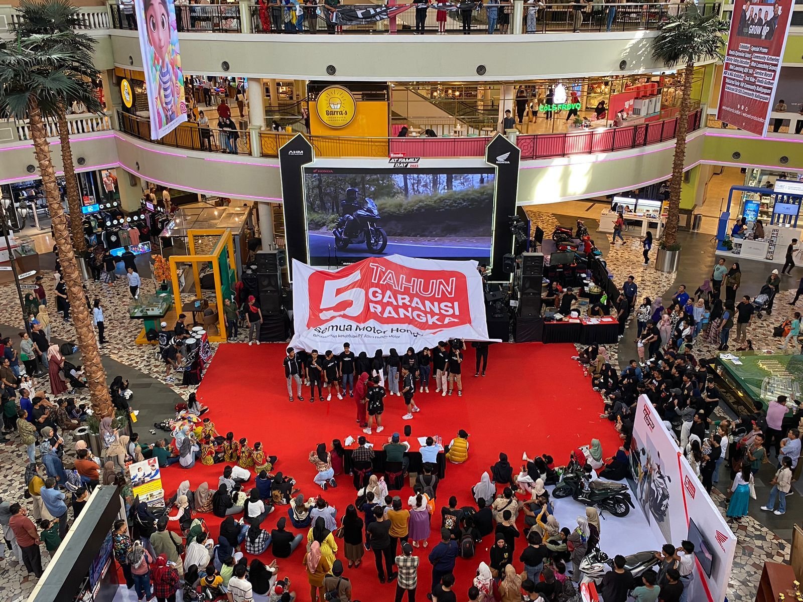 AHM juga menambah masa garansi rangka baru dari semula 1 tahun menjadi 5 tahun tanpa batas jarak tempuh (kilometer).