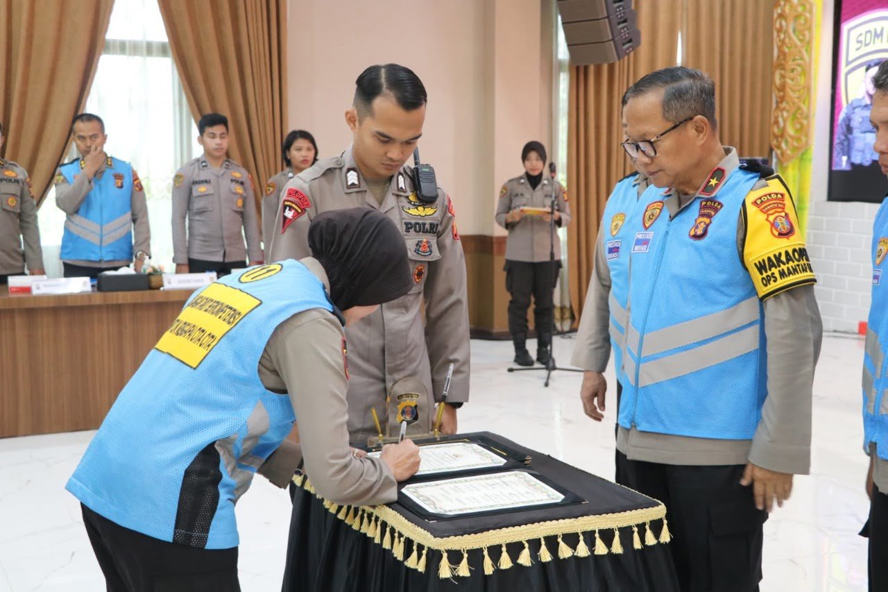Wakapolda Kaltim Pimpin Pengambilan Sumpah dan Penandatanganan Pakta Integritas Penerimaan Bintara Rekpro Anggaran 2023