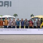 PT Energi Makmur Buana (INVI), anak usaha dari PT Indika Energy Tbk.berkolaborasi dengan Hyundai Motor Company (HMC) untuk mendukung transisi transportasi publik di Indonesia yang ramah lingkungan dan memperkenalkan Commercial Electric Vehicles (CEV) melalui penandatanganan perjanjian distributor (Distributor Agreement) pada 28 November 2023.