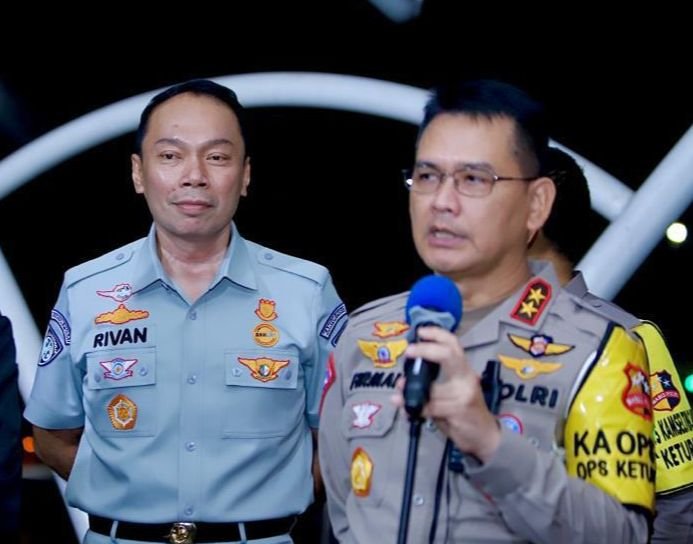 Kakorlantas Polri, Irjen Pol Firman Shatyabudi dan Direktur Utama Jasa Raharja, Rivan A. Purwantono