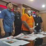 Pelaku menuliskan komentar pada postingan grup facebook sulawesi utara community yang bertuliskan ”berarti sekarang torang orang minahasa somo bage sembarang target