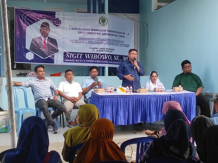 Wakil Ketua DPRD Kalimantan Timur (Kaltim), Sigit Wibowo melaksanakan kegiatan Sosialisasi Wawasan Kebangsaan (Sosbang) yang ke-8 tentang empat pilar kebangsaan di Balikpapan Regency RT 50, blok D2 No 12, Balikpapan Selatan