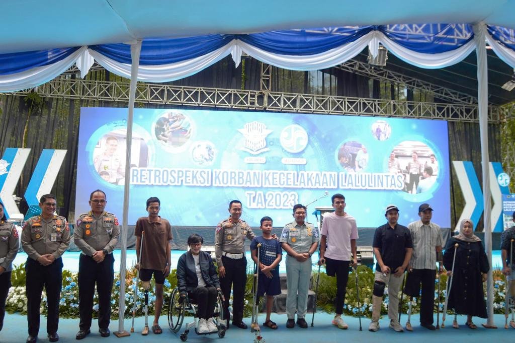 WhatsApp Image 2023 12 06 at 07.16.51 Jasa Raharja dan Korlantas Polri Serahkan Alat Bantu bagi Disabilitas Korban Kecelakaan Lalu Lintas PROKALTIM