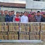 Rendi Solihin Silaturahmi Sekaligus Serahkan Mesin Cas ke Nelayan di Bantaran Sungai Mahakam