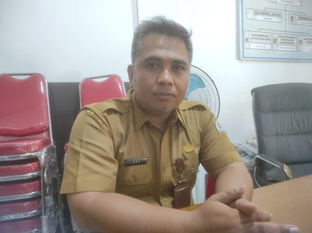 Kasi Pemberdayaan Masyarakat Kelurahan Mekarsari, Edy