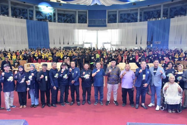 WhatsApp Image 2023 12 18 at 19.26.24 Sigit Wibowo Hadir di Puncak Reuni Akbar IKAM SMPN 2 Balikpapan, Tegaskan Dukungan untuk IKN PROKALTIM