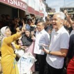 Ganjar Beberkan Strategi Menstabilkan Harga Saat Blusukan ke Pasar Baru Balikpapan