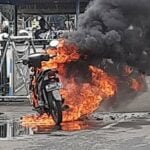 ilustrasi motor terbakar