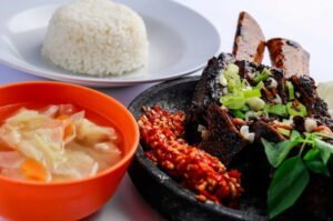 VIDEO - Pindah ke Jl Beller Menu Iga Dinosaurus dan Ayam Kampung Tetap Andalan Warung KPK PROKALTIM 2 menu Iga Bakar Dinosaurus