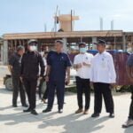 Anggota Komisi IV DPRD Kota Balikpapan melakukan peninjauan pembangunan sekolah terpadu di Perum Regency
