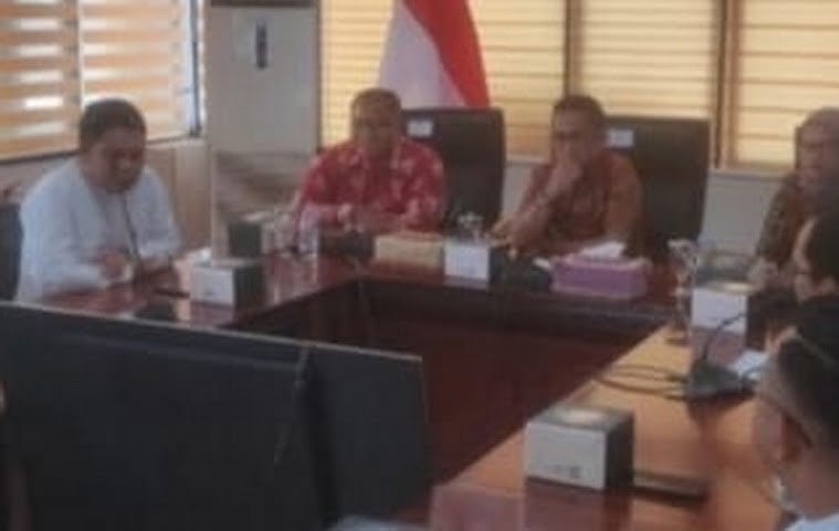 Penyerahan dana hibah tersebut ditandai dengan penandatanganan persetujuan dana hibah bersama, antara Wali kota Balikpapan Rahmad Mas’ud dengan Ketua KPU Balikpapan Noor Thoha, Ketua Bawaslu Balikpapan Wasanti, di ruang rapat Balai Kota,