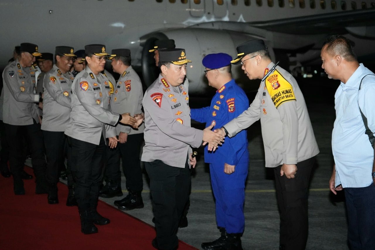 WhatsApp Image 2024 01 17 at 21.09.33 Kapolda Kaltim Sambut Kedatangan Kapolri di Kota Balikpapan PROKALTIM