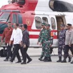 Kapolda Kaltim Bersama Forkompimda Kaltim Antar Kepulangan Presiden Jokowi