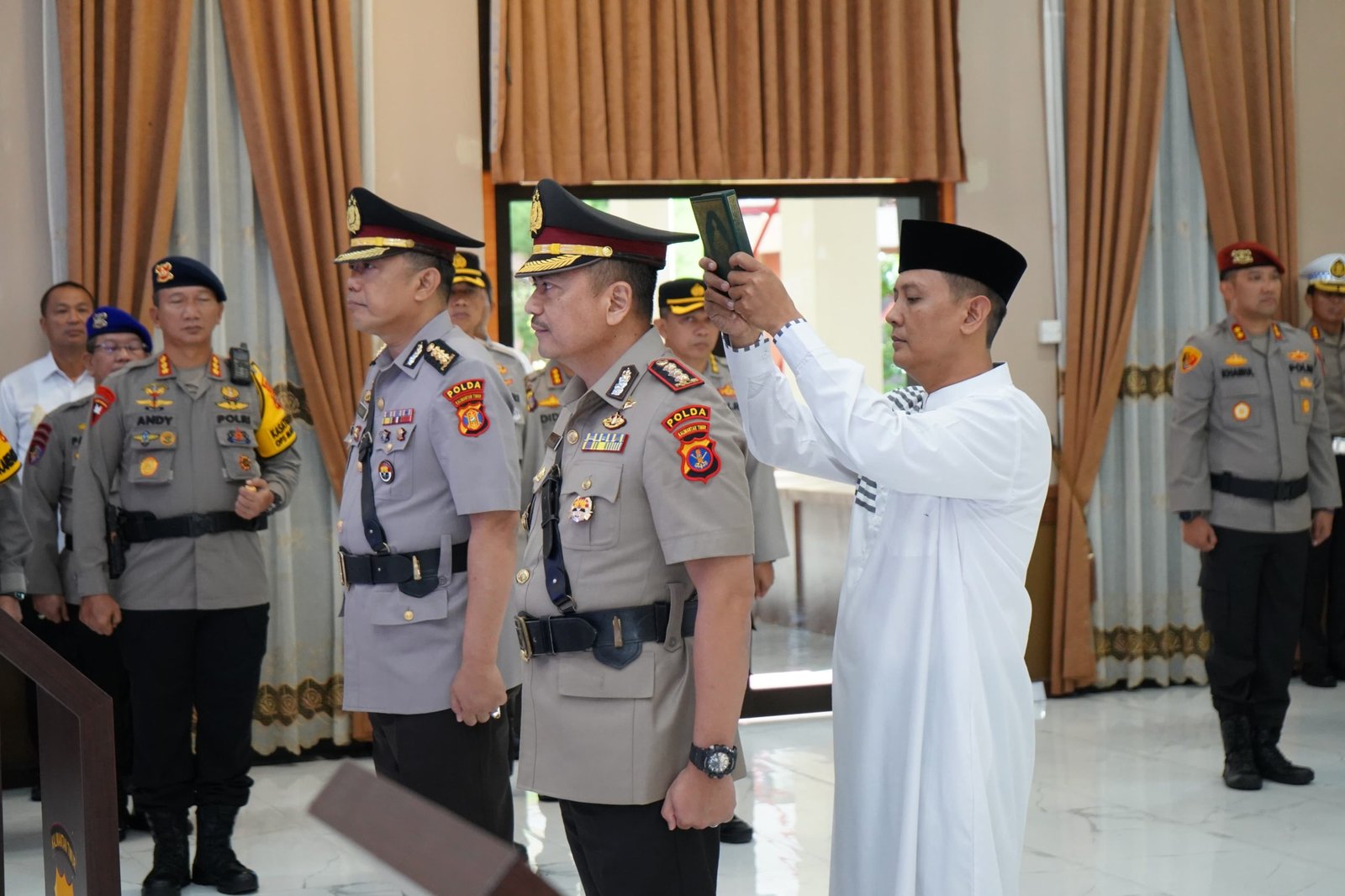 Rotasi Jabatan, Kapolda Kaltim Pimpin Serah Terima Jabatan Kabid Humas dan Kayanma Polda Kaltim