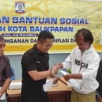 Pemkot Serahkan Secara Simbolis, Sebanyak 7.363 KK Penerima Bansos Dampak Inflasi