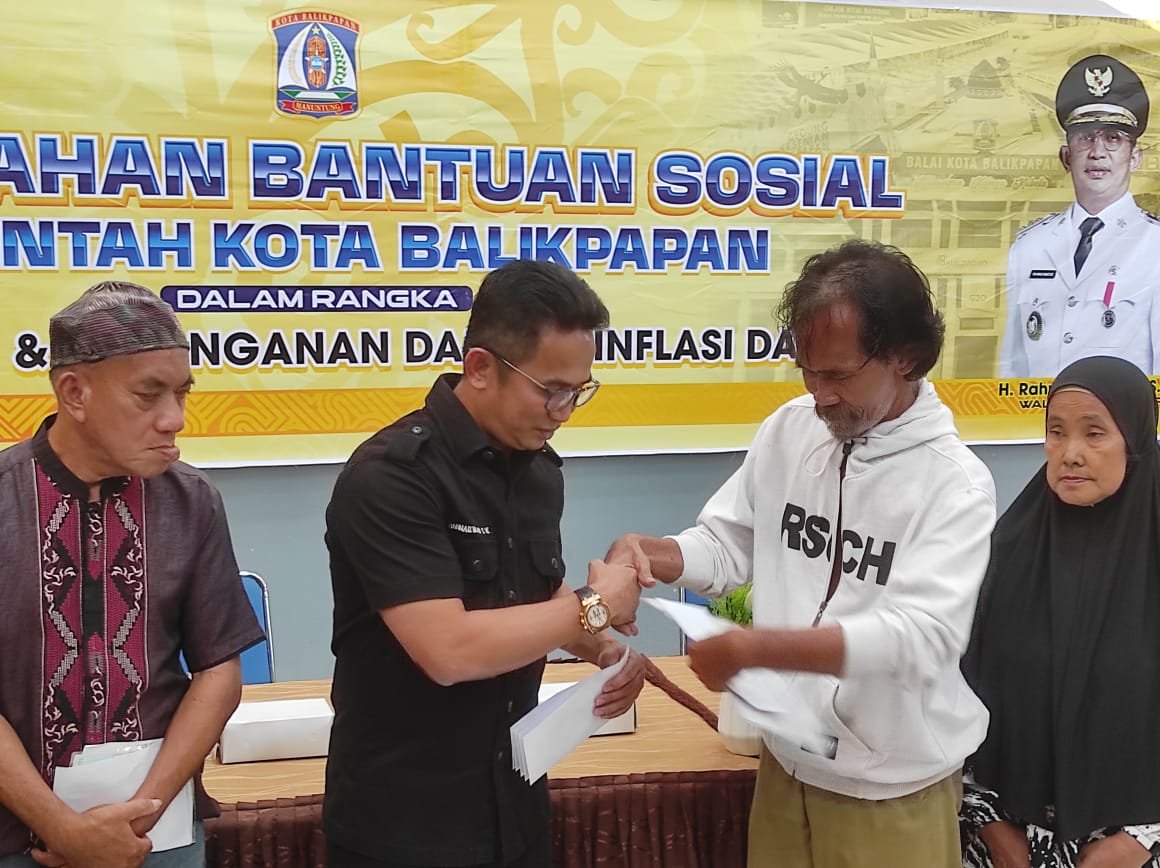 Pemkot Serahkan Secara Simbolis, Sebanyak 7.363 KK Penerima Bansos Dampak Inflasi