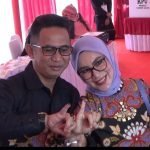 Wali Kota Balikpapan dan Isteri Nyoblos di TPS 04 di Area Rumah Kelahirannya