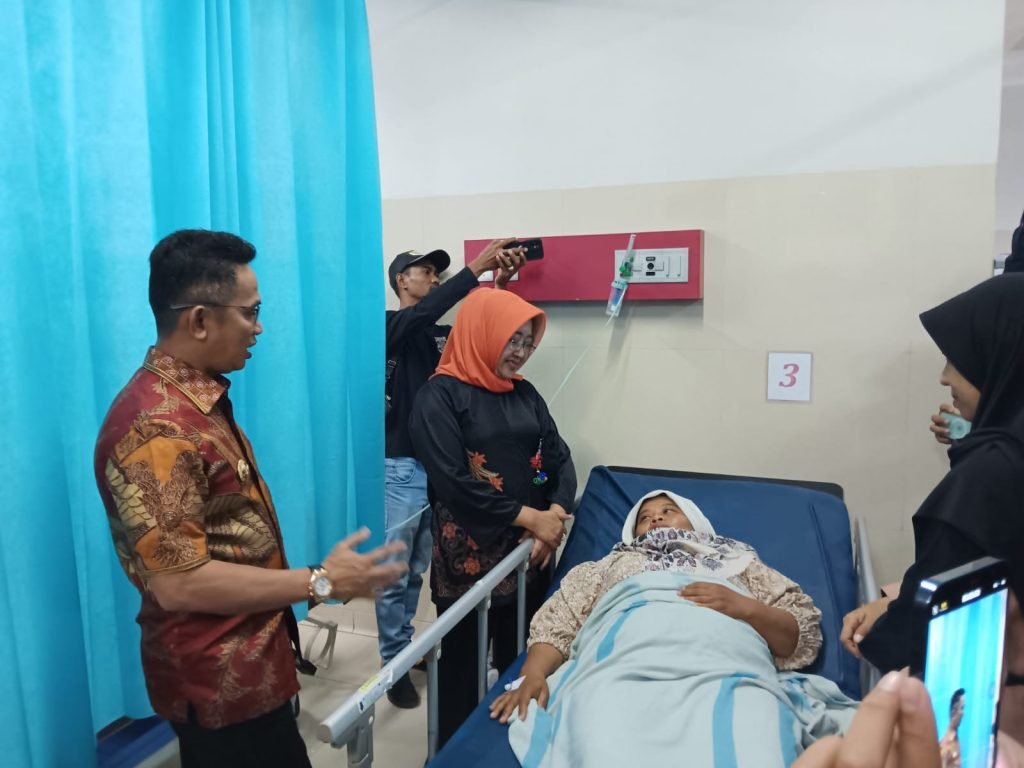 WhatsApp Image 2024 02 16 at 22.19.13 Kelelahan, Sebanyak 33 Petugas KPPS Masuk Rumah Sakit PROKALTIM