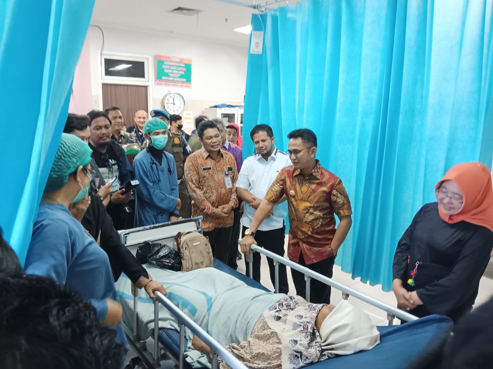 Wali Kota Bersama Sejumlah OPD Jenguk Petugas KPPS di Rumah Sakit Balikpapan