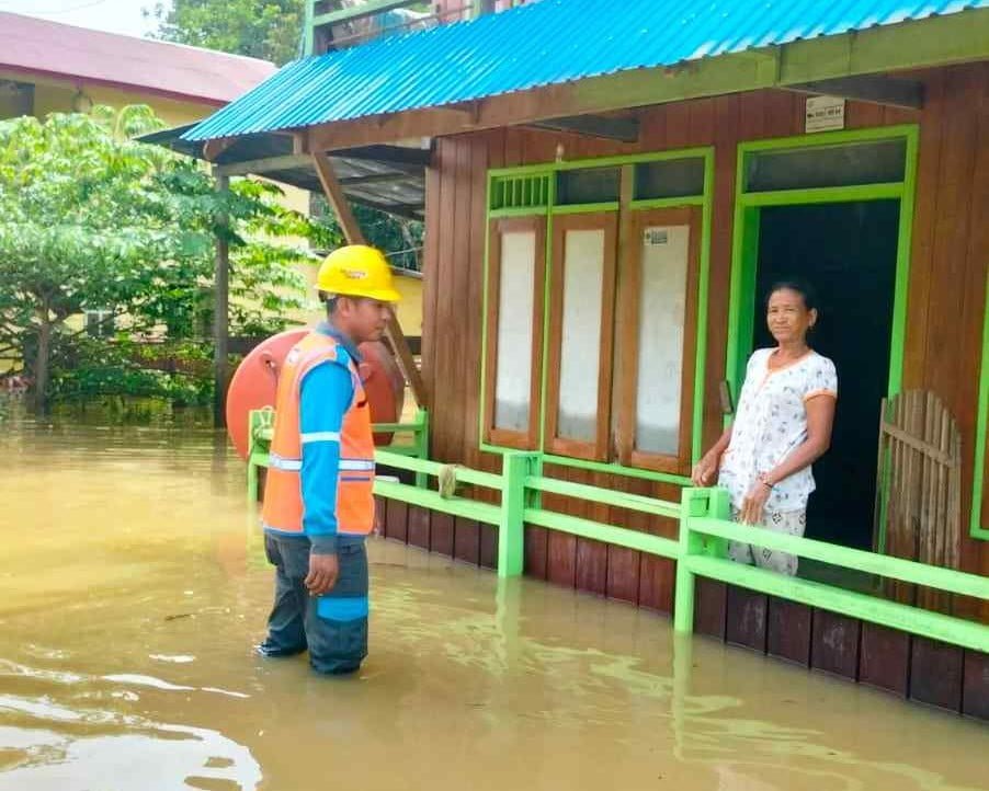 PLN Prioritaskan Keselamatan Masyarakat Saat Banjir di Ujoh Bilang, Gerak Cepat Amankan Instalasi Kelistrikan