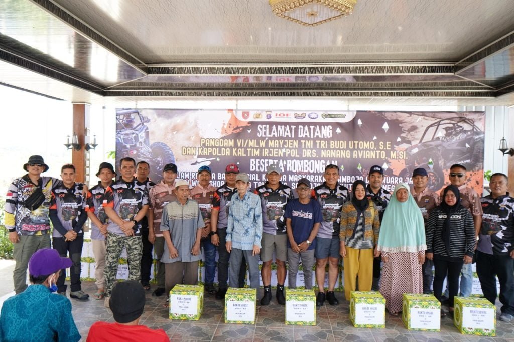 WhatsApp Image 2024 03 19 at 2.51.56 PM Polda Kaltim dan Kodam VI/Mlw Gelar Bakti Sosial dan Jajal Offroad di Handil Kukar PROKALTIM