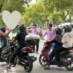 Bagikan 600 Takjil Gratis, di HUT Hotel Midtown Xpress Balikpapan Berbagi ke Pengguna Jalan