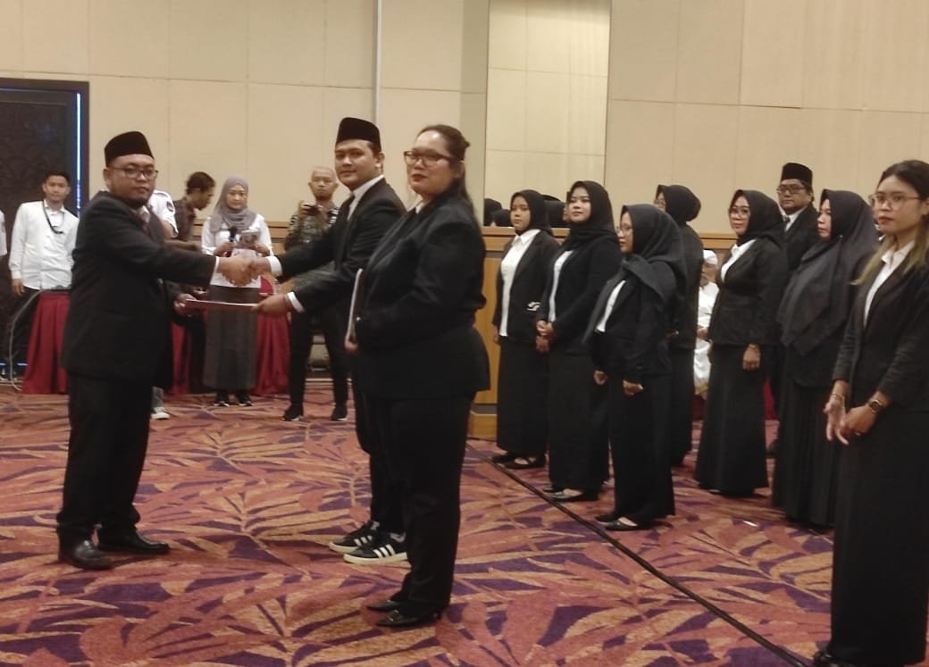 KPU Balikpapan Lantik 30 Petugas Panitia Pemilihan Kecamatan