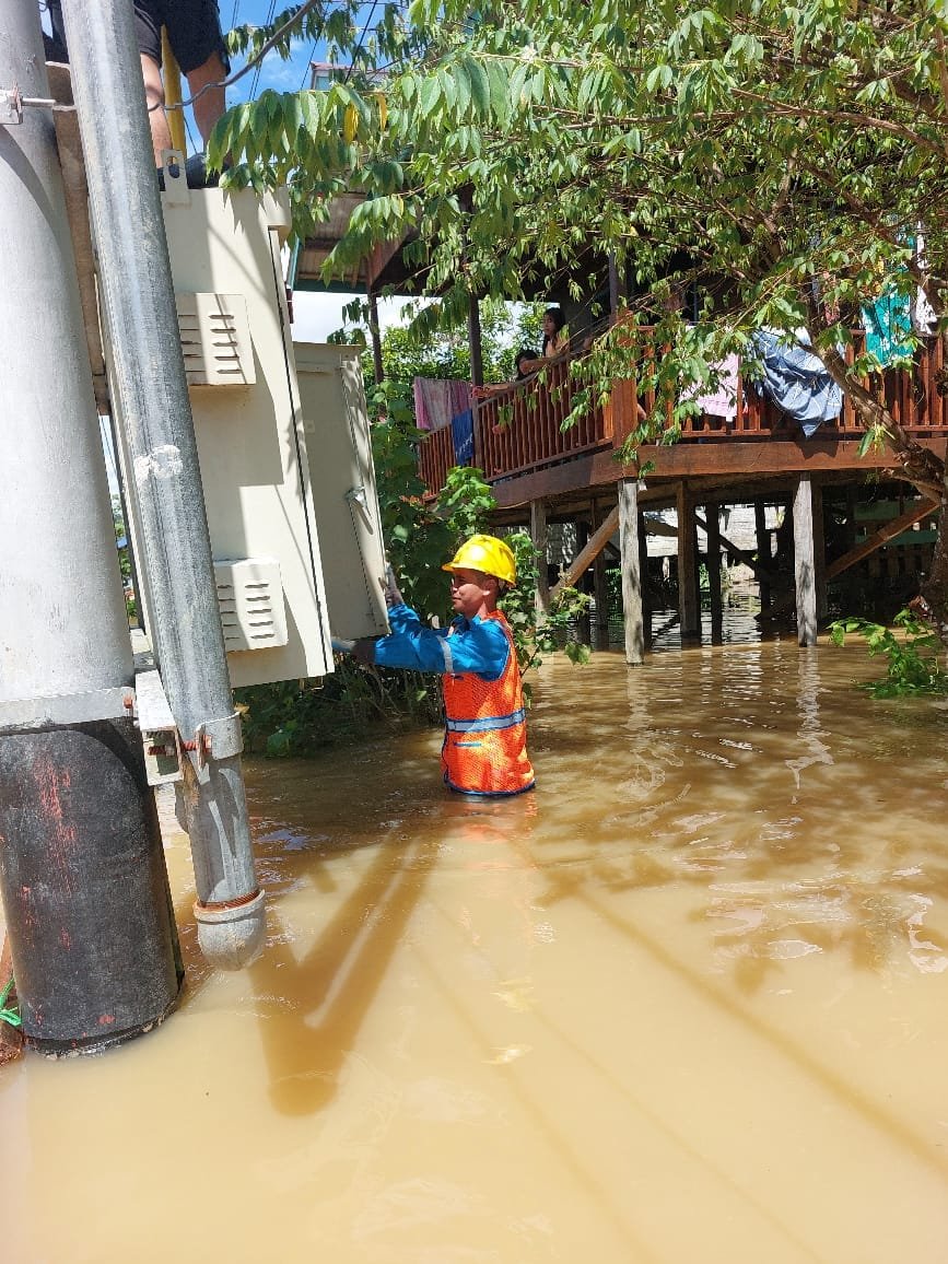 Gerak Cepat Pulihkan Kelistrikan Pasca banjir Di Ujoh Bilang, PLN Bentuk tim Khusus Untuk Percepat Penanganan Listrik