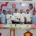 Sabaruddin Panrecalle Kembalikan Formulir Bacalon Wali Kota Balikpapan di DPC Partai Gerindra