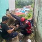 Brimob Batalyon A Bantu Evakuasi Longsor di Karang Bugis Balikpapan