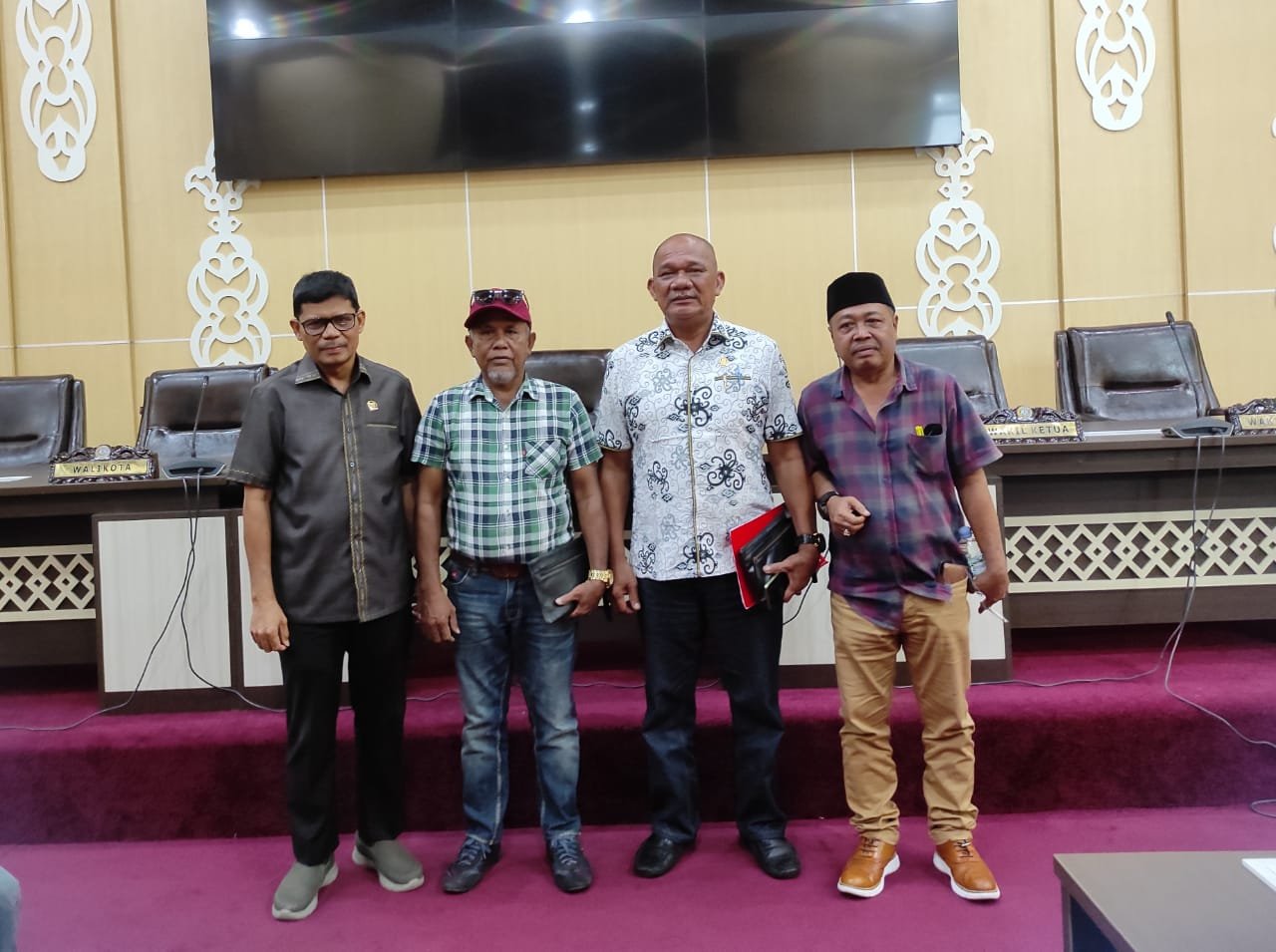 Komisi I Gelar RDP, Terkait Laporan Warga Pembebasan Lahan di SMP Negeri 25 Balbar