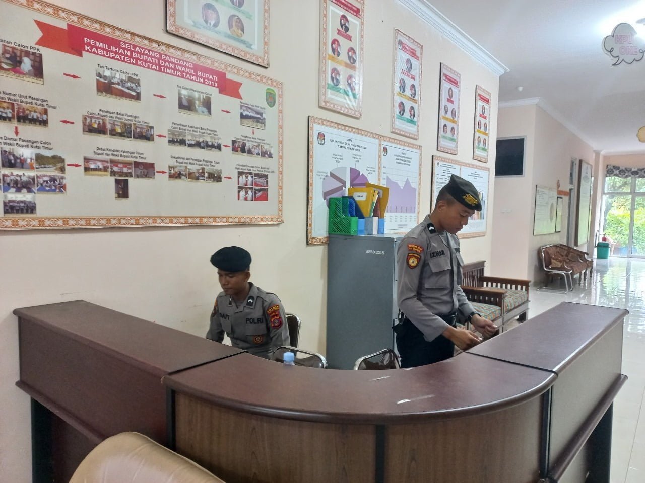 WhatsApp Image 2024 06 13 at 20.43.18 Polres Kutai Timur Laksanakan Monitoring dan Patroli di Kantor KPU Kutai Timur PROKALTIM