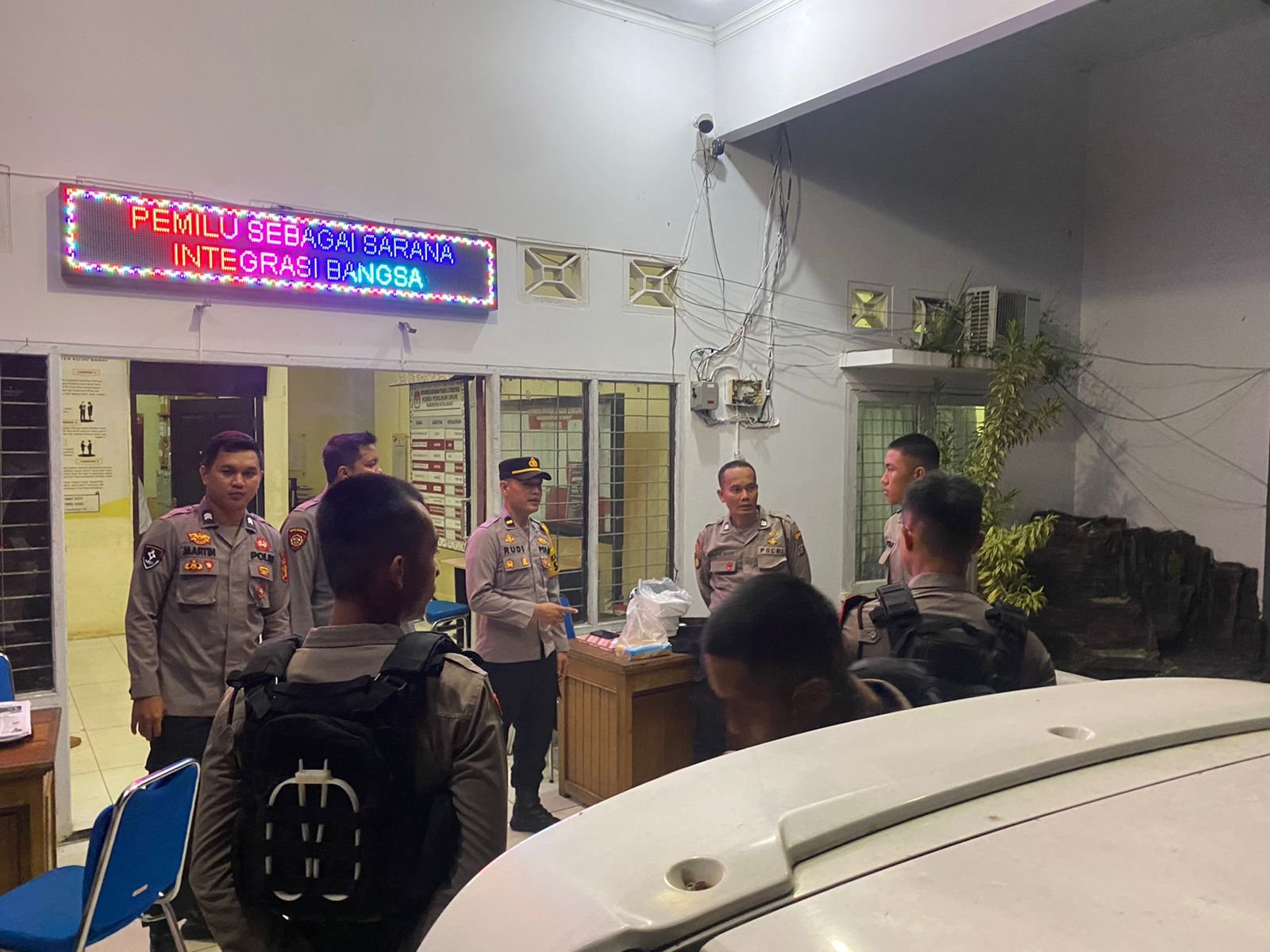 Berikan Rasa Aman Menjelang Pilkada Satgas Preventif Polres Kubar Patroli ke Kantor KPUD