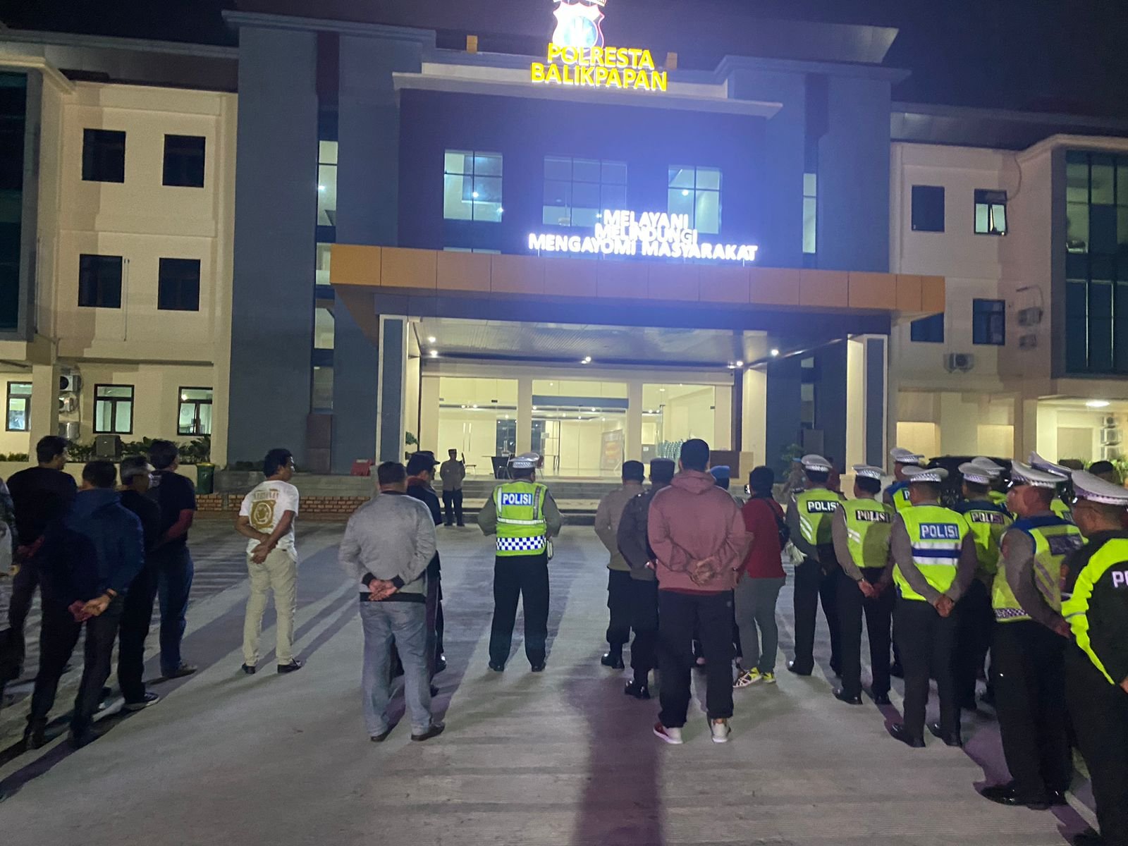 WhatsApp Image 2024 06 16 at 17.31.20 Jelang Pilkada Kota Balikapapan, Rutin Malam Minggu Giat UKL Dalam Menjaga Kondusifitas Kota Bersama TNI-Unsur Pemerintah Daerah PROKALTIM