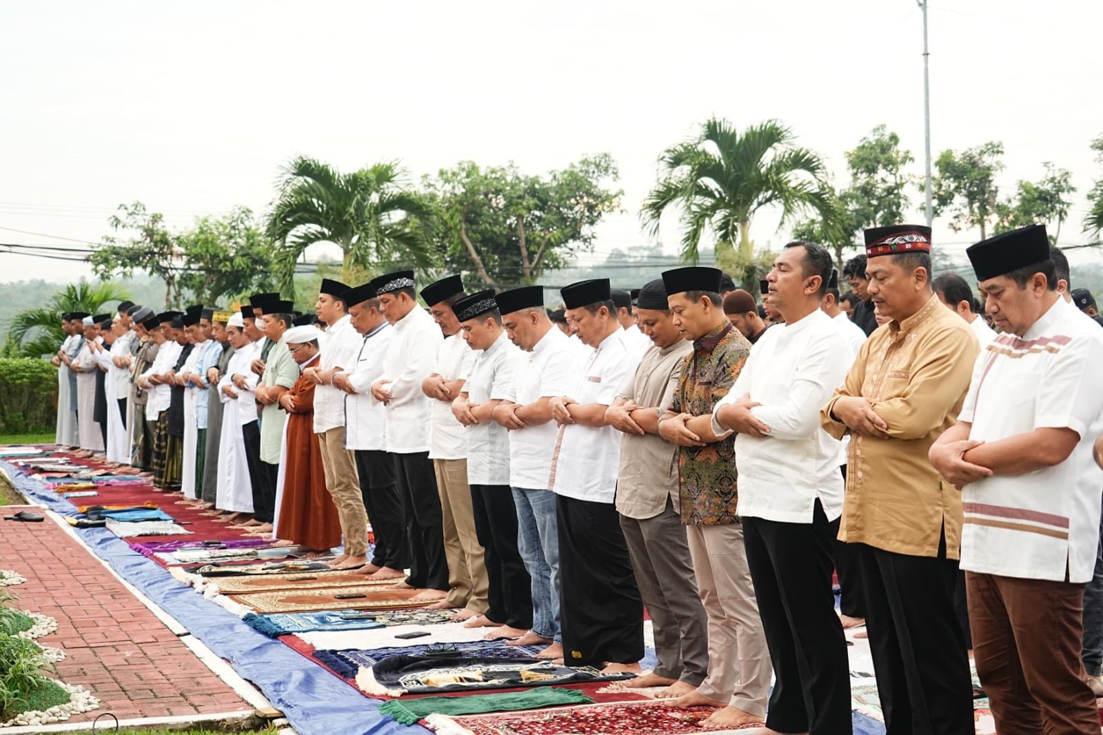 Polda Kaltim Gelar Shalat Idul Adha 1445 H di Lapangan Mapolda Kaltim