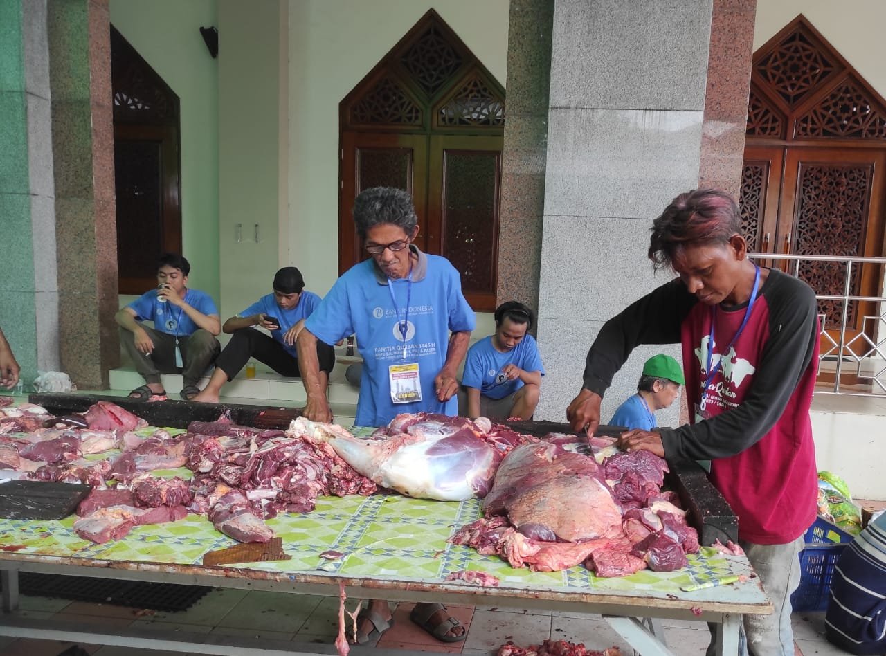 Idul Adha di Masjid Agung At-Taqwa, Sembelih 17 Ekor Sapi dan 5 Ekor Kambing